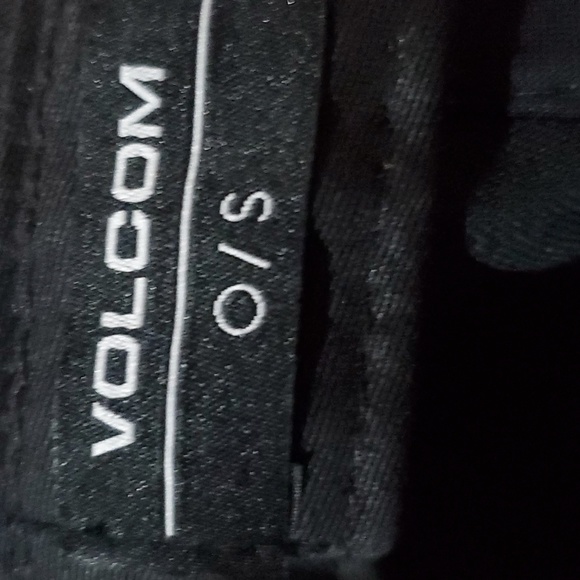 NWT Volcom Stone Patched Men's Black Hat - Picture 2 of 8